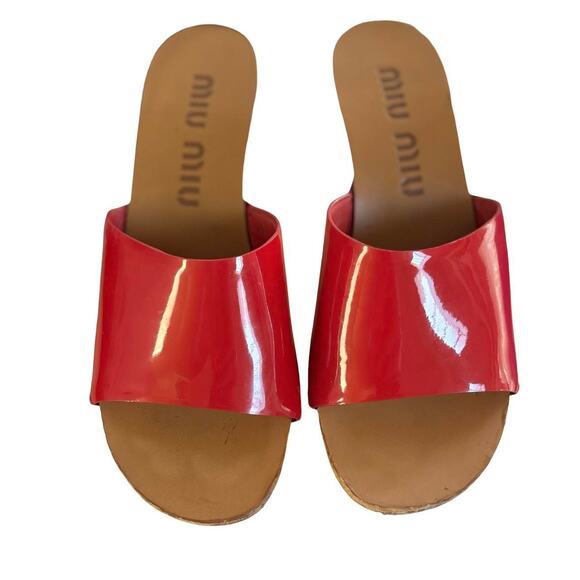 2000's VTG. authentic Miu Miu red leather platform slides sandals sz. 6- 6.5 euc - Picture 4 of 8